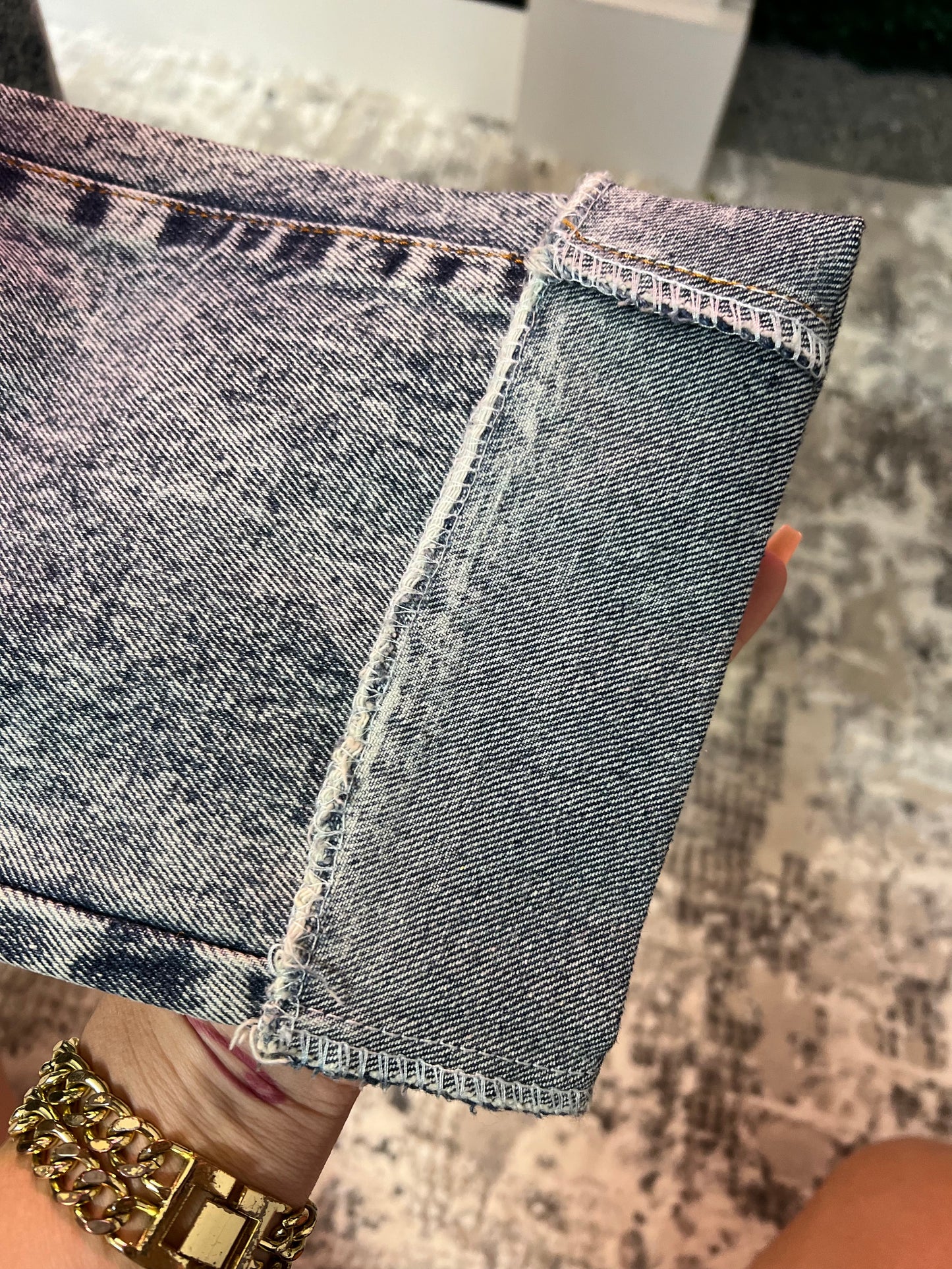 Step into the River - Acid washed capri jeans