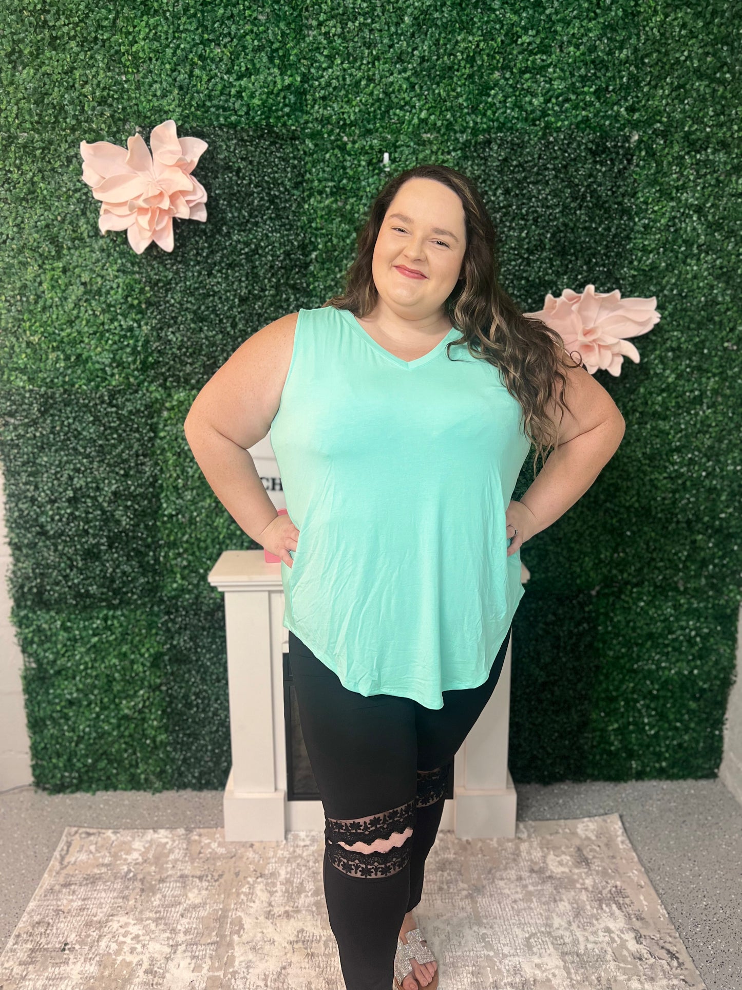 V neck tank top - Plus Size (Mint)