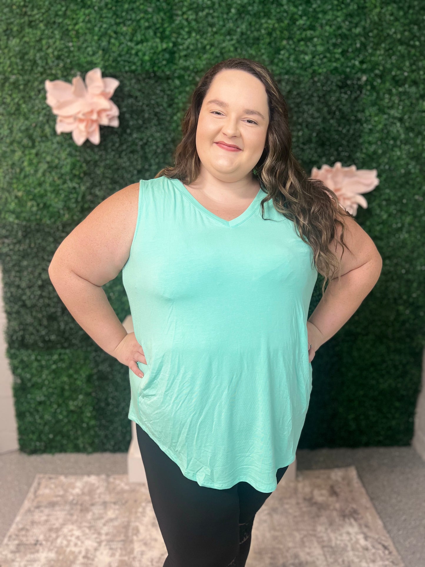 V neck tank top - Plus Size (Mint)